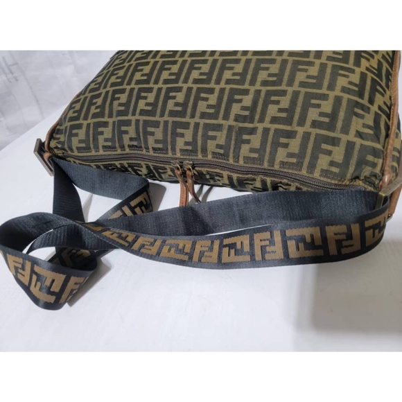 Authentic Fendi Zucca Canvas Zip Messenger Bag Brown - Picture 13 of 16